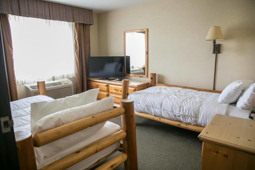 Ottertail Thumper Pond Resort מראה חיצוני תמונה